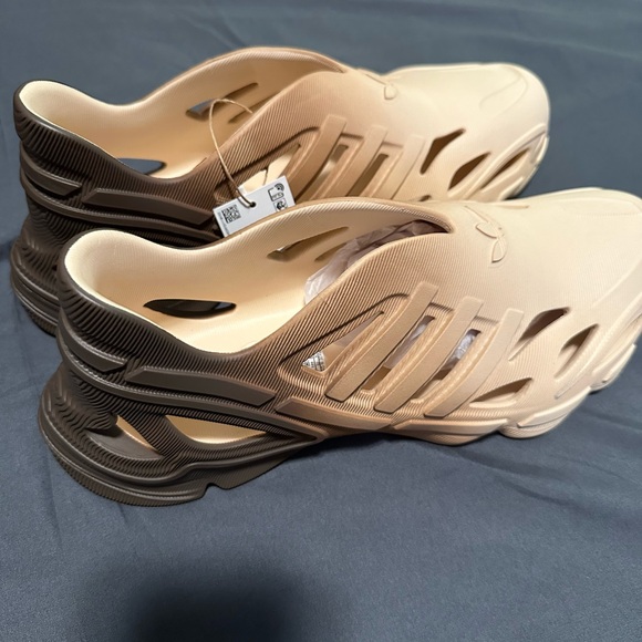 Adidas Adifom Supernova slid ons- Men’s size 10 - Picture 3 of 5